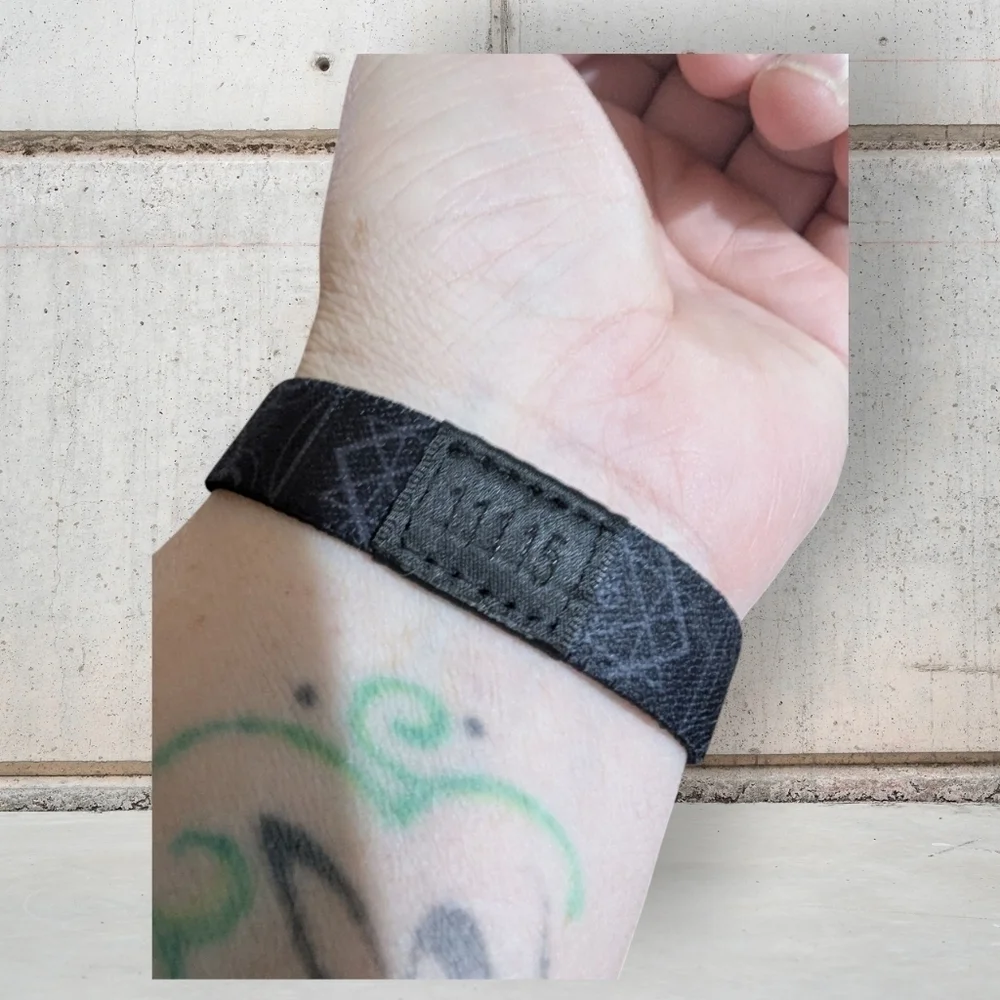 Zox *US Against The World* Single Wristband Size Medium